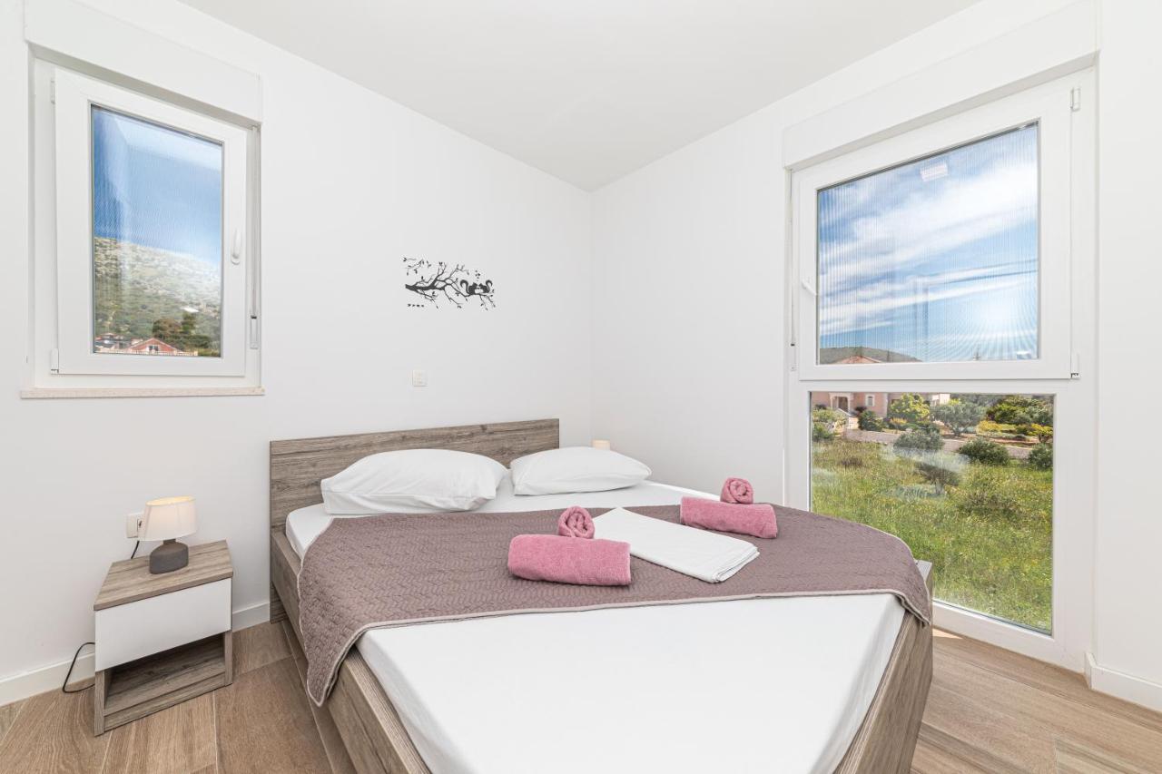 Panoramic View And Sea Apartment Trogir Exterior photo